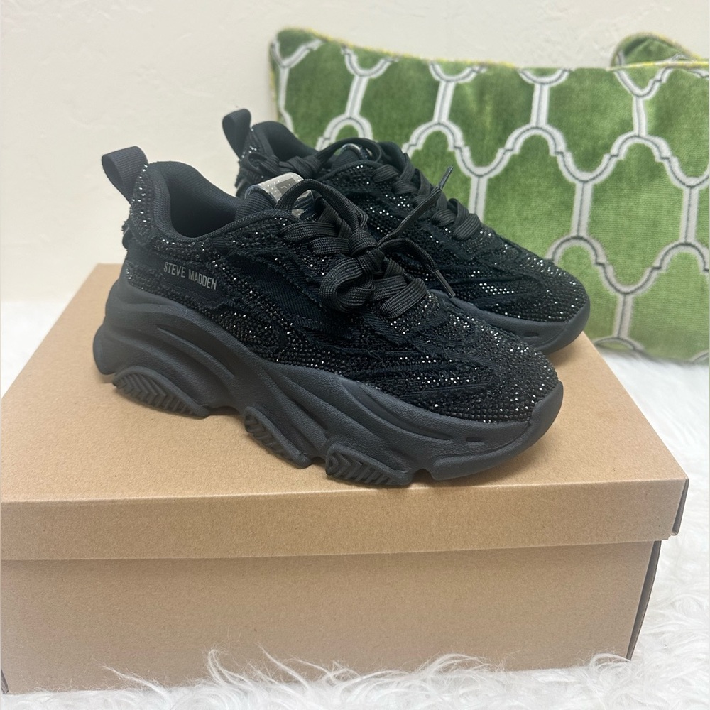 BRAND NEW Steve Madden Sneakers